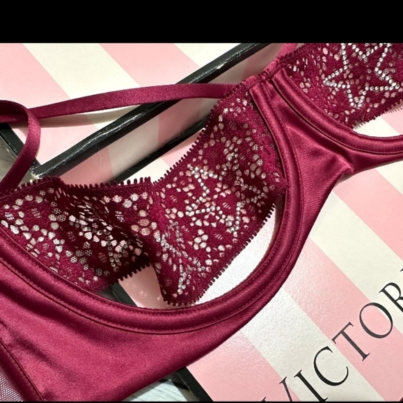 V.S. 2PC-Strappy Star Emblished Balconette Bra & Sheer Thong Set-32D - Picture 2 of 4